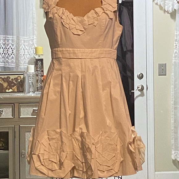 Color tan dress - Picture 1 of 3